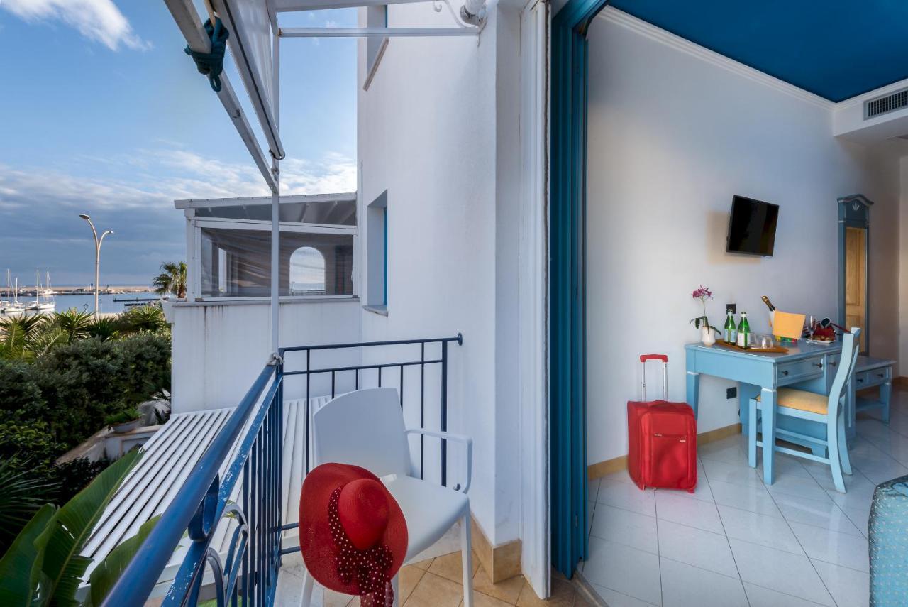 Hotel Ristorante Mediterraneo Faro 산비토로카포 외부 사진