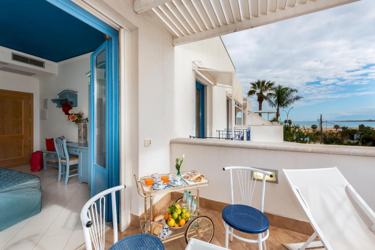 Hotel Ristorante Mediterraneo Faro 산비토로카포 외부 사진