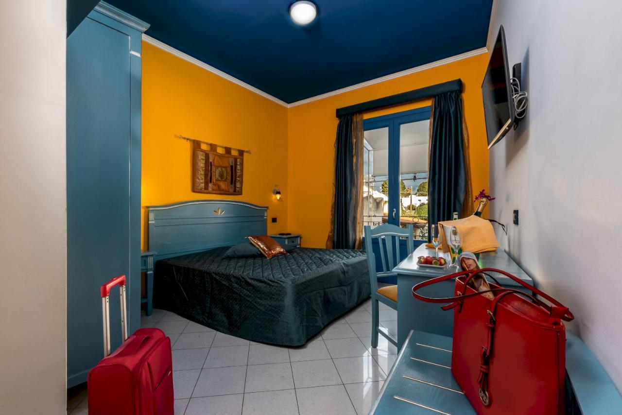 Hotel Ristorante Mediterraneo Faro 산비토로카포 외부 사진