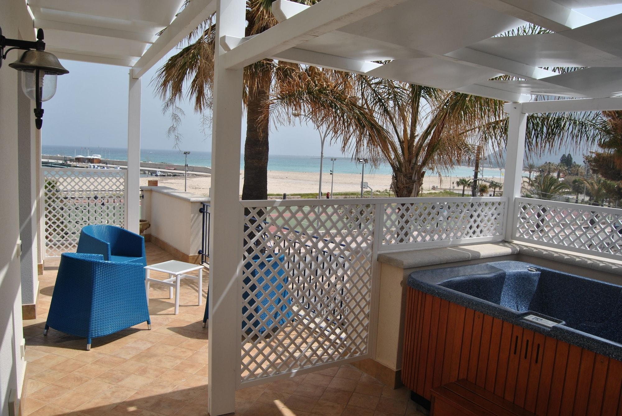 Hotel Ristorante Mediterraneo Faro 산비토로카포 외부 사진