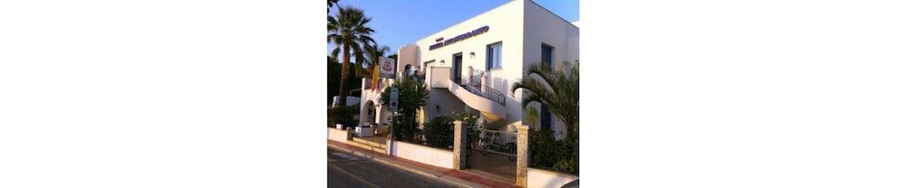 Hotel Ristorante Mediterraneo Faro 산비토로카포 외부 사진