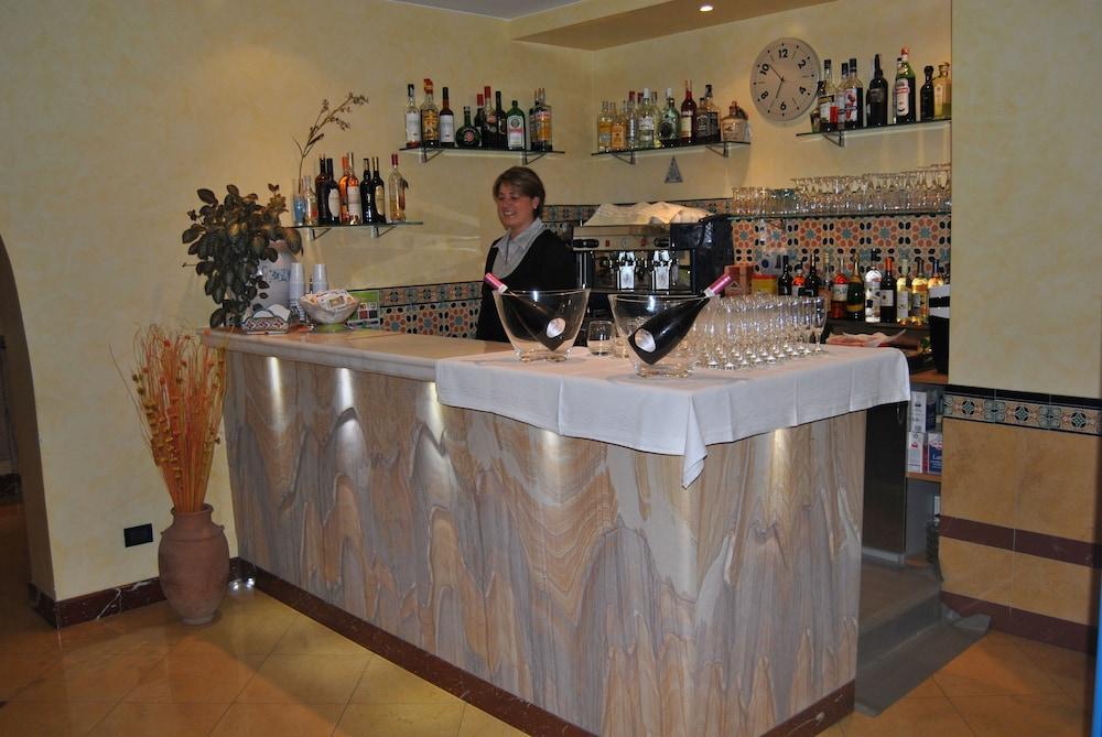 Hotel Ristorante Mediterraneo Faro 산비토로카포 외부 사진