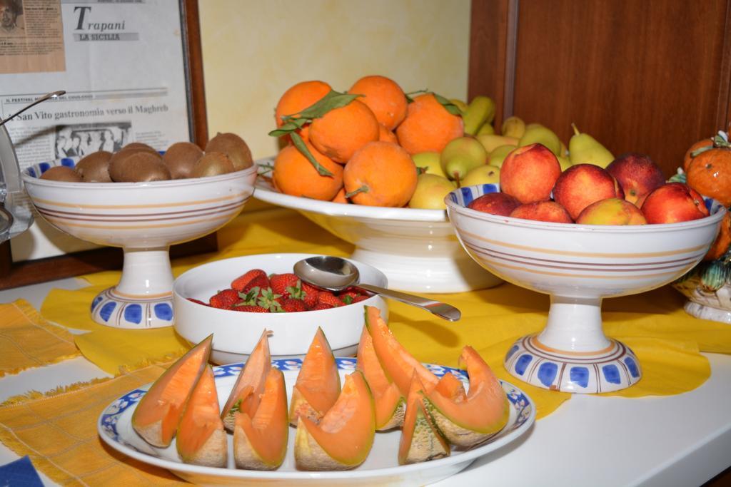Hotel Ristorante Mediterraneo Faro 산비토로카포 외부 사진