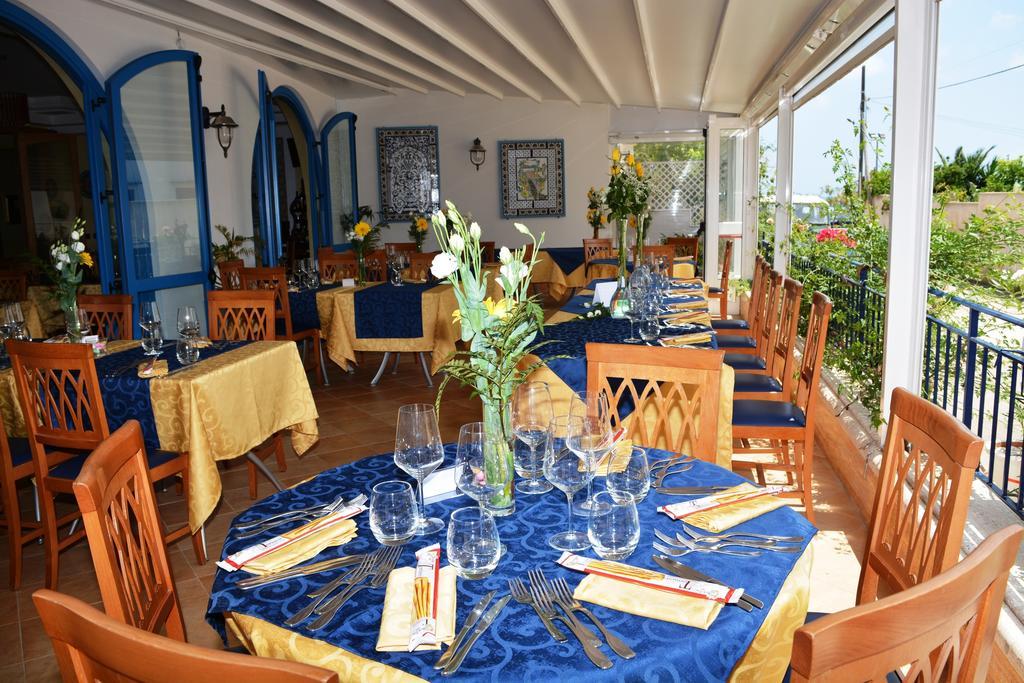 Hotel Ristorante Mediterraneo Faro 산비토로카포 외부 사진