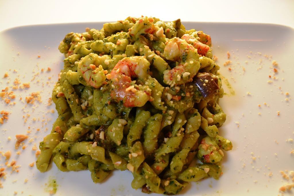 Hotel Ristorante Mediterraneo Faro 산비토로카포 외부 사진