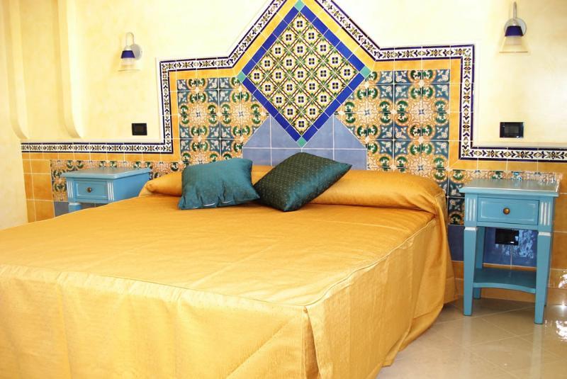 Hotel Ristorante Mediterraneo Faro 산비토로카포 외부 사진
