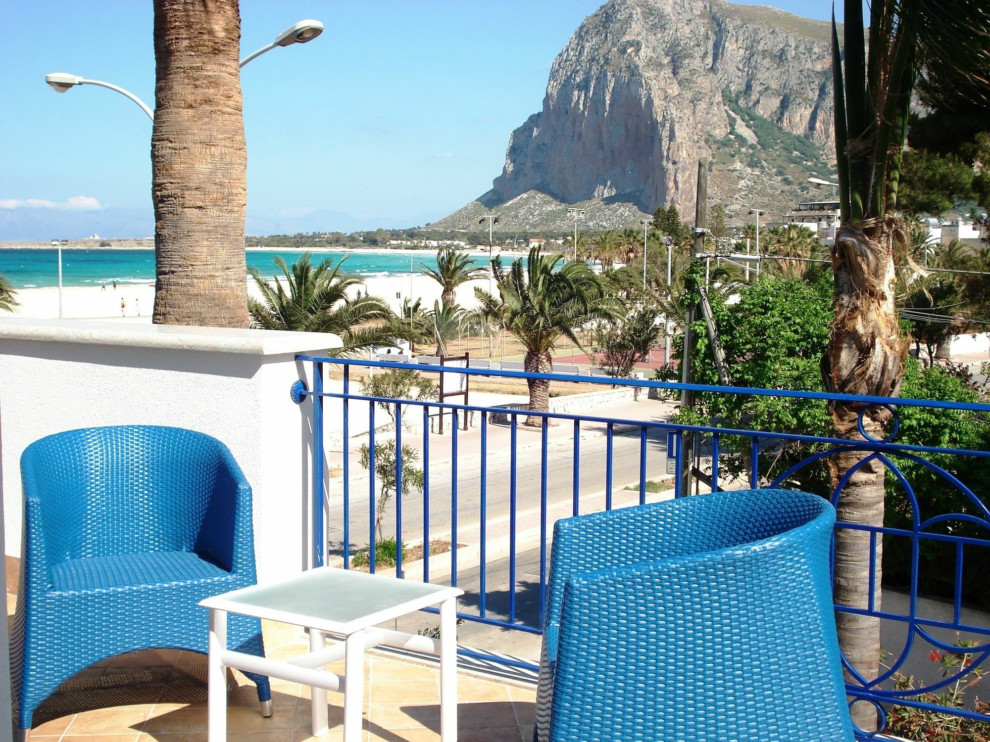 Hotel Ristorante Mediterraneo Faro 산비토로카포 외부 사진